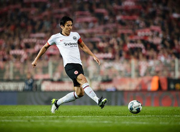 包含今夜法兰克福调整名单以备荷甲，止住颓势环节打磨，信心回归，团队化学反应显著的词条