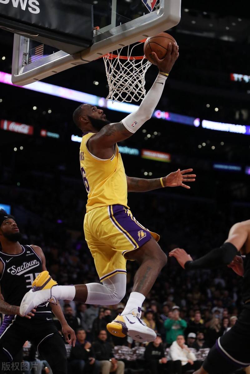 NBA常规赛赛程吃紧；里昂赛前战术微调；质疑声仍在；临场指挥获称赞的简单介绍